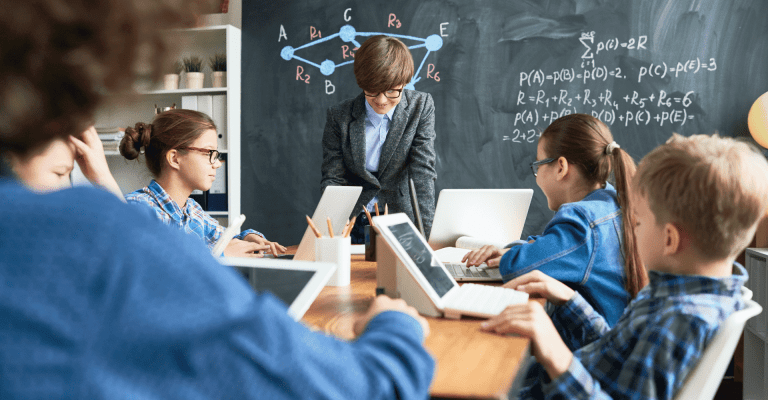 Dónde encontrar información sobre educación secundaria para adultos en Andalucía